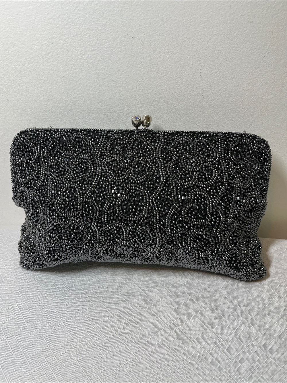 BIRKS JAPAN Black Beaded Evening Clutch 
KISS LOCK Twist CLOSURE
Vintage